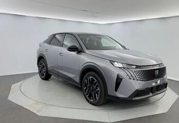 Peugeot 3008 à Niort : III Hybrid 136 e-DCS6 Allure