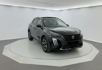 Peugeot 2008 à Niort : Hybrid 136 e-DCS6 GT
