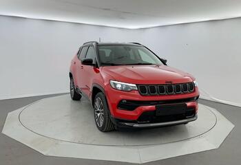 Jeep Compass à Niort : 1.5 e-Hybrid 130 ch Summit