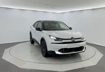 Citroen C4 à Niort : Hybride 145 e-DCS6 Collection