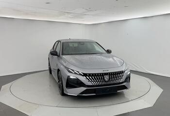 Peugeot 308 à Niort : Hybrid 145 e-DCS6 GT