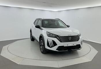 Peugeot 2008 à Niort : Hybrid 145 e-DCS6 GT + Pack vision & Navigation & Drive assist