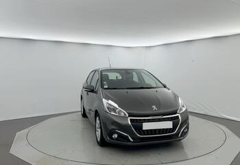Peugeot 208 à Niort : 208 PureTech 82ch S&S BVM5 Signature